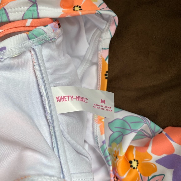 Juniors Cut-out convertible swimsuit - Picture 4 of 5